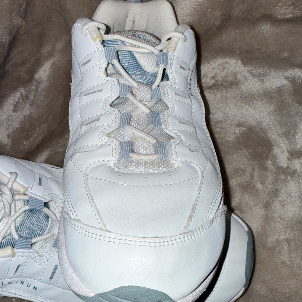 Women’s Easy Spirit shoes Size 9-1/2 WW, white, Gently Used - Picture 7 of 8